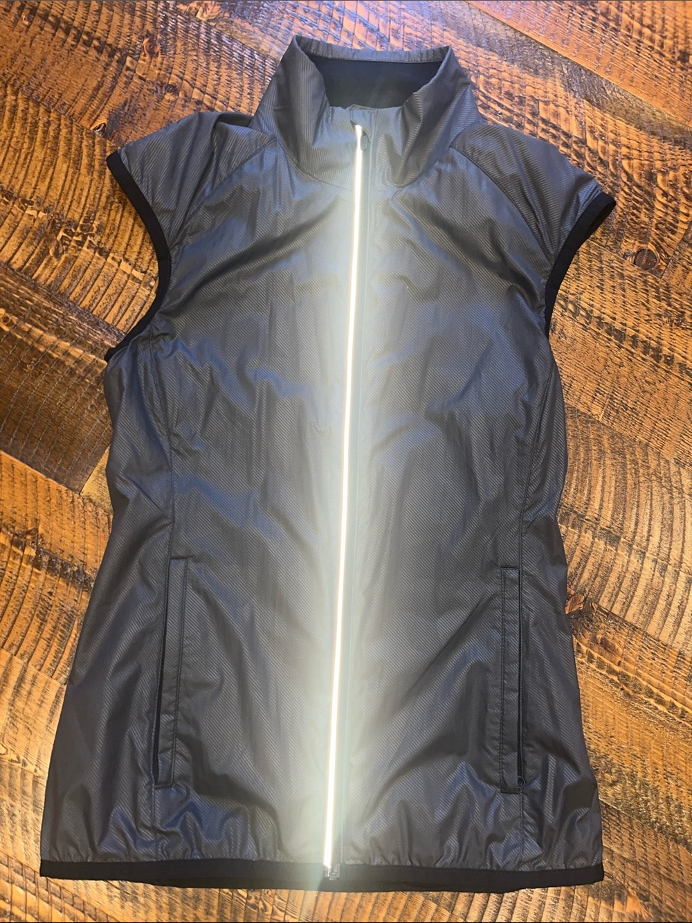 Icebreaker Cool-Lite Merino Reflective Front-Zip Sleeveless Vest - Gray/Black XS
